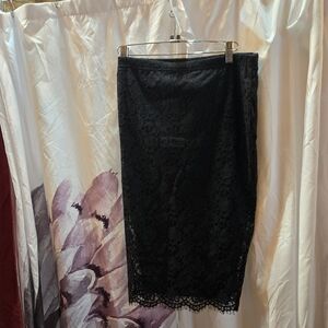 Elegant Black Lace Pencil Skirt